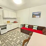 Apartment Fuer 2-3 Personen Mit Terrasse By Interhome Novi Vinodolski