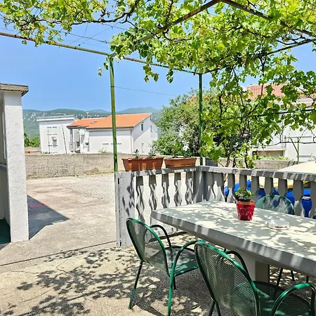 Appartement Fuer 2-3 Personen Mit Terrasse By Interhome *