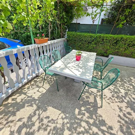 Fuer 2-3 Personen Mit Terrasse By Interhome 아파트