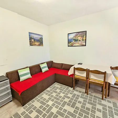 Apartment Fuer 2-3 Personen Mit Terrasse By Interhome Novi Vinodolski