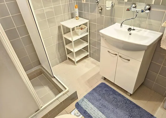 Fuer 2-3 Personen Mit Terrasse By Interhome Novi Vinodolski